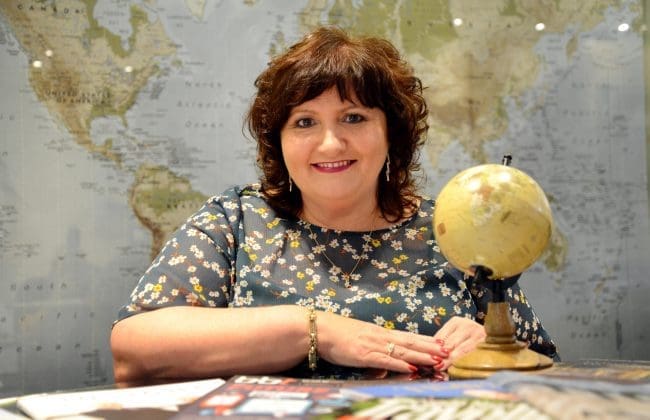 anne-bromley-globe-and-map