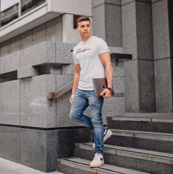 We all love a good underdog story. Today, we get to have an in-depth look at Alessio Tramontozzi founder of SocialBox Marketing.