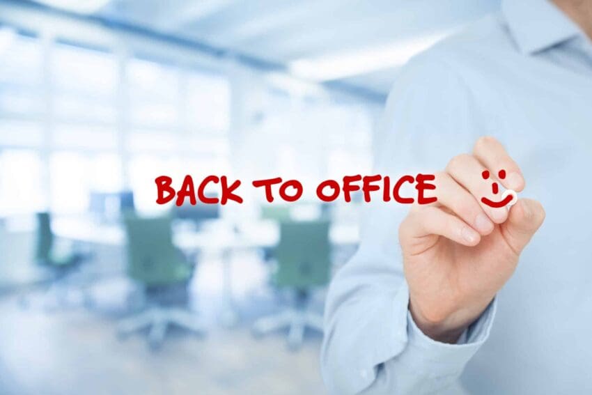 Back,To,Office,After,End,Of,Covid-19,Quarantine,Concept.,Worker
