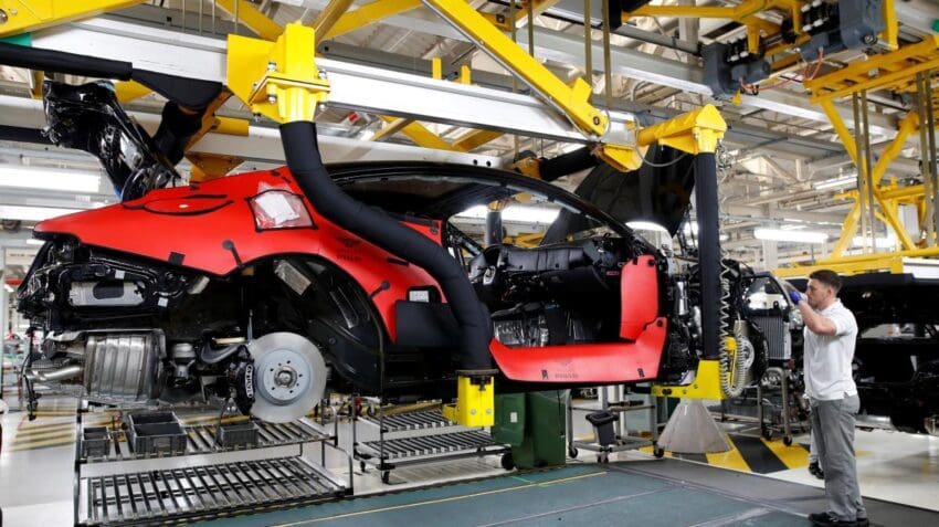 Output and jobs in the manufacturing sector continued to grow at the end of last year as supply chain disruptions began to ease.