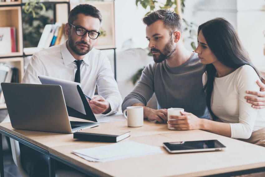 Small firms are encountering widespread problems in their dealings with the insurance market, amid rising premium costs, a new report has found.