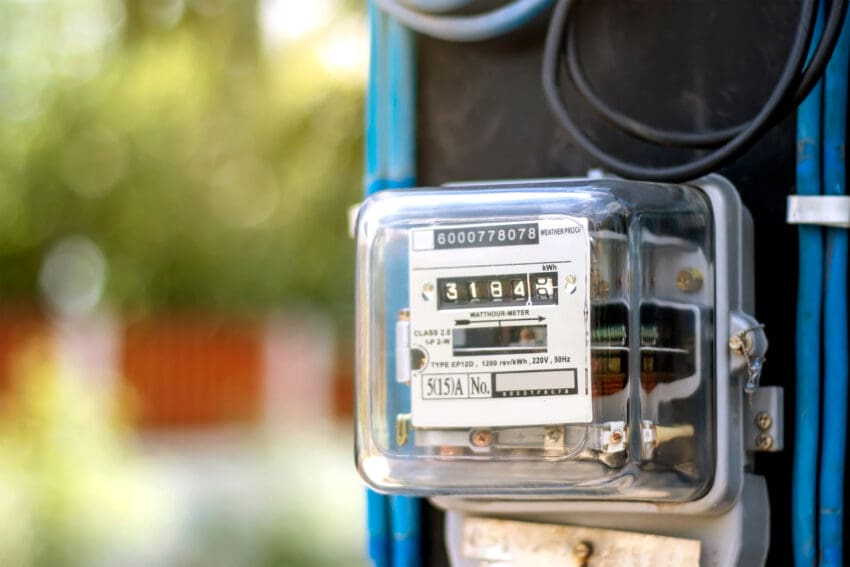 One of the country’s leading energy bodies has called for the Government to work with industry and financial institutions,, and bring in a deficit tariff scheme to keep bills down this winter.