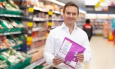 Rishi Sunak should extend free school meals to all families on universal credit to help with the cost of living crisis, the boss of the UK supermarket chain Iceland has said.
