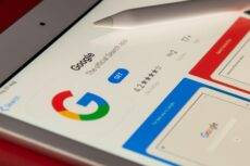 In digital marketing, search engine optimisation (SEO) and pay-per-click (PPC) advertising are two of the most well-known strategies. They both increase your visibility in search results with the aim of driving traffic to your website.