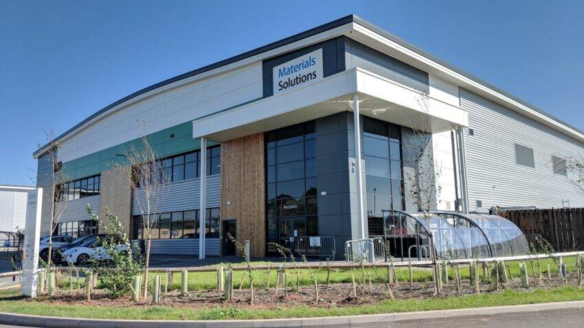 Siemens, the German technology giant, has unveiled plans to invest £100 million in a new manufacturing centre at its Chippenham rail signalling factory site in Wiltshire, England.