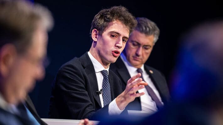 Mistral AI, the Paris-based artificial intelligence start-up, has raised €3bn in the largest venture funding round completed in Europe, valuing the company at more than €21bn.